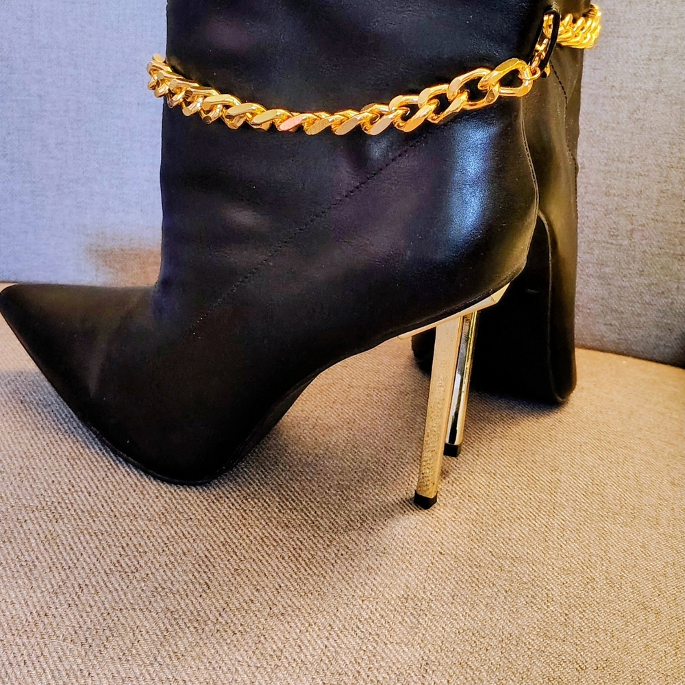 Elegant Black Stiletto Boots with Gold Chain